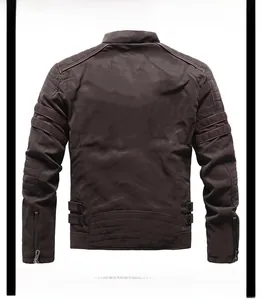 Makro-Detail der dunkelbraunen Herren-Lederjacke mit Steppnähten und verstellbarem Taillenbund