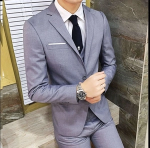 Slim fit men's 3-piece grey suit with single button blazer, vest, trousers and tie