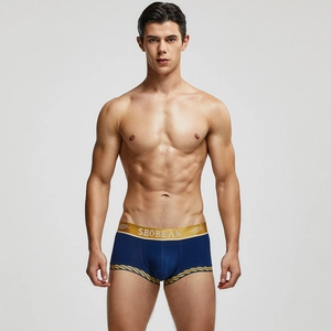 Detail der Herren-Boxershorts mit elastischem Bund und gestreiftem Saum-Handwerk
