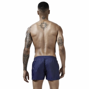 Men's navy blue quick-dry running shorts with elastic drawstring and side stripe