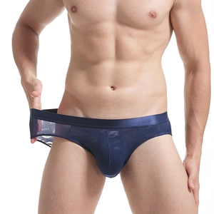 Slip homme en maille bleu marine à imprimé love avec ceinture satinée taille basse