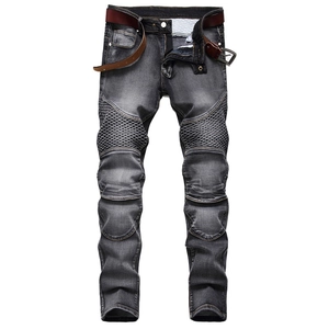 Jean biker gris foncé pour homme avec panneaux à plis aux genoux et ceinture en cuir