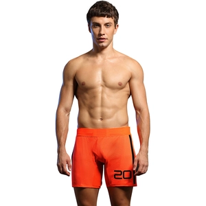 Short de sport pour hommes en mesh orange vif avec impression du chiffre 20 noir