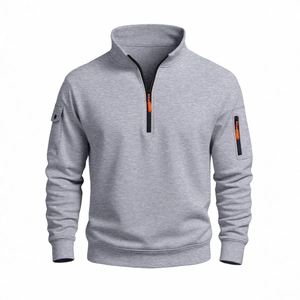 Sweat-shirt homme gris chiné à demi-zip avec poches tactiques sur les manches et zip orange