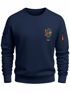 Felpa girocollo blu navy da uomo con stampa sportiva 2026 e tasca pratica sulla manica