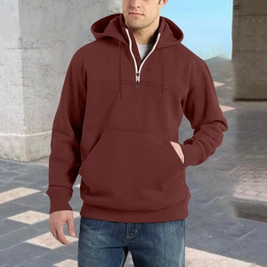 Herren Hoodie mit Halbreißverschluss in Dunkelrot, Kängurutasche und Kordelzug-Kapuze