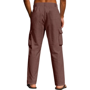 Vue arrière du pantalon décontracté en lin marron avec taille élastique et poche cargo