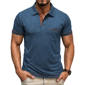 Schmal geschnittenes Herren-Polohemd in Graublau mit braunen Kontrastnähten und Details
