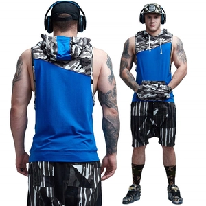 Detail of men's slim fit camo拼接 hooded sports vest with navy knit fabric finish
