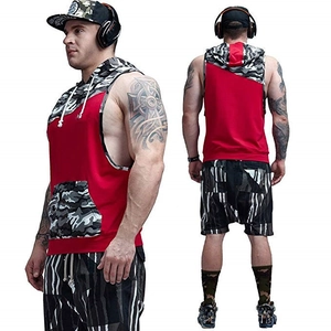 Men's hooded camouflage gym vest and shorts set with breathable side-split design