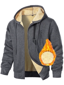 Détail de sweat à capuche gris pour homme avec doublure polaire chaude et fermeture
