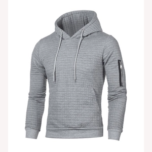 Grijze heren hoodie met gewatteerd ruitjespatroon en ritsdetail op de mouw voor heren