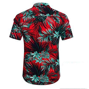 Rückansicht eines roten Kurzarm-Hawaiihemds mit tropischem Palmenblatt-Blumendruck