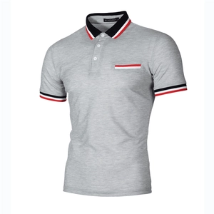 Polo da uomo slim fit grigio chiaro con colletto nero a contrasto e bordi a righe