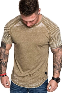 Detail showing the vintage washed yellow fabric and shoulder pleats on this men's tee