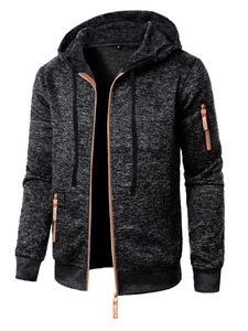 Gros plan détaillé du sweat à capuche pour hommes montrant le zip et la tirette orange