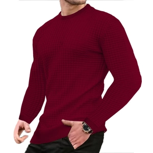 Sweat-shirt gaufré bordeaux pour hommes avec col rond et finitions en bord-côte