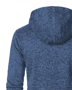 Détail de la capuche jacquard bleue et texture tricotée de ce sweat à capuche de sport