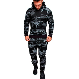 Tuta sportiva mimetica da uomo con felpa con cappuccio e pantaloni da jogging casual