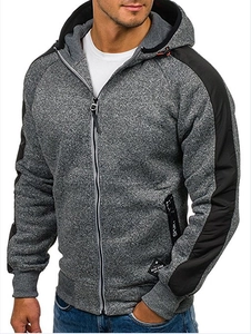 Détail du sweat à capuche sport pour hommes avec tissu gris et empiècements noirs