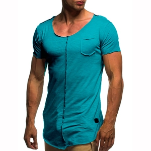 T-shirt turquoise cintré pour homme avec bords francs et poche poitrine décorative