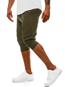 Vista dettagliata dei pantaloncini da uomo verde oliva con bordi a costine