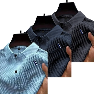 Set di tre polo da uomo in seta ghiaccio a rete in azzurro, blu scuro e grigio scuro