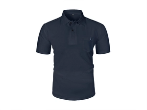 Dettaglio della polo da uomo blu navy con trama in maglia a nido d'ape e taschino sul petto