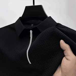 Polo haut de gamme pour hommes en maille gaufrée noire avec col zippé moderne
