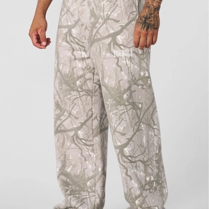 Pantaloni sportivi da uomo con stampa mimetica digitale e logo YOUNGLA in grigio chiaro