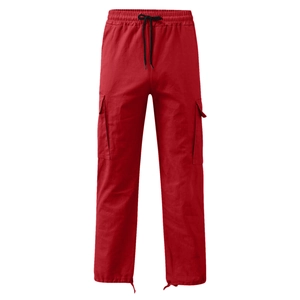 Détail du pantalon cargo rouge pour homme avec cordon de serrage et poches latérales à rabat