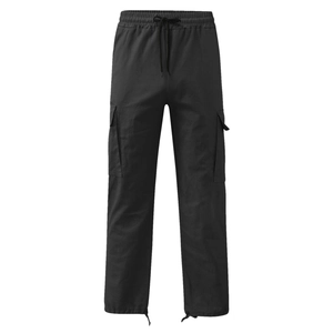 Détail du pantalon cargo noir pour homme avec taille à cordon et grandes poches cargo