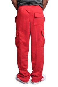 Vue arrière détaillée du pantalon cargo rouge pour homme avec poches à rabat et taille élastique