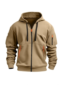 Herren Kapuzenjacke in Khaki mit orangefarbenen Reißverschlusstaschen und Details