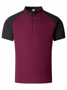 Dettaglio maglia Henley da uomo in tessuto a nido d'ape color bordeaux e antracite