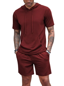 Ensemble de sport bordeaux pour hommes avec t-shirt à capuche et short à cordon