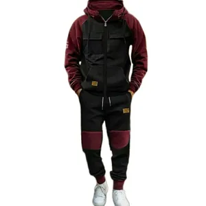 Tuta sportiva da uomo due pezzi con giacca con cappuccio e pantaloni cargo neri rossi