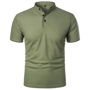Detail of army green polo shirt with piqué mesh fabric, ribbed collar and three buttons