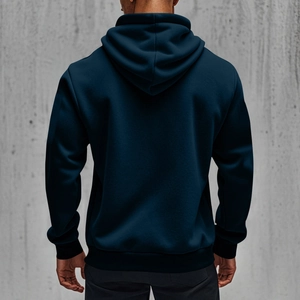 Vista posteriore di una felpa con cappuccio blu navy da uomo con coulisse e polsini a coste