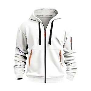 Dettaglio felpa bianca con cappuccio, coulisse a contrasto e inserti in pelle sulla zip