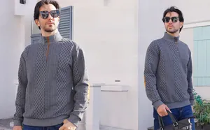 Detailaufnahme graues Herren-Sweatshirt mit Stehkragen und Rauten-Strickmuster Textur