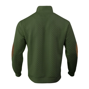 Rückansicht von olivgrünem Strickpullover mit Jacquard-Muster und braunen Ellenbogen-Patches