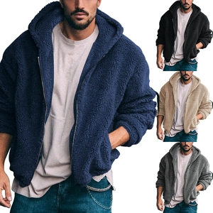 Detailansicht winterlicher Fleecejacken mit Kapuze in Navy, Schwarz, Khaki und Dunkelgrau