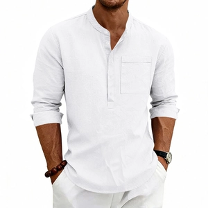 Camicia da uomo bianca in lino a maniche lunghe con colletto alla coreana e tasca