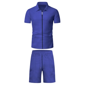 Flachbild-Set für Herren in Marineblau mit Reißverschluss-Polo und Waffelstrick-Shorts