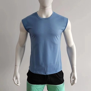Close-up of the smog blue sleeveless t-shirt with crew neck and curved hem for men