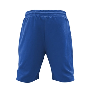 Detailweergave van koningsblauwe mesh sportshorts met elastische tailleband met trekkoord