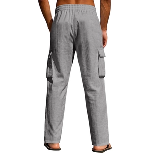 Vue détaillée du pantalon cargo en lin pour homme avec taille élastique et poches latérales