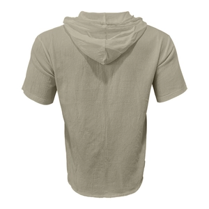 Vista trasera de camisa caqui con capucha para hombre y textura de lino natural
