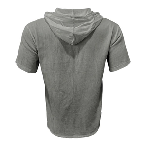 Vista trasera de camisa con capucha para hombre en lino gris oscuro de manga corta